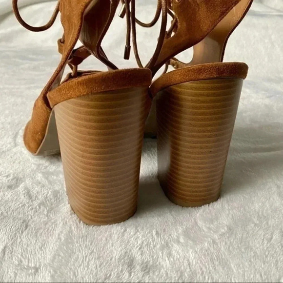 Lace up suede sandals - Picture 4 of 5